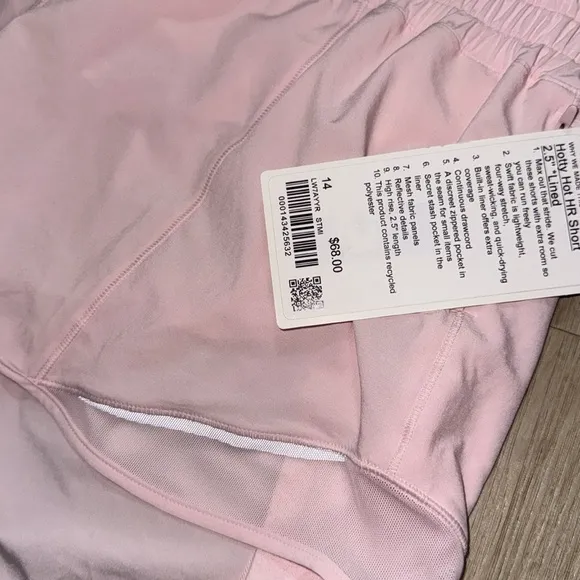 🍓Lululemon Hotty Hot High-Rise Shorts -strawberry milk