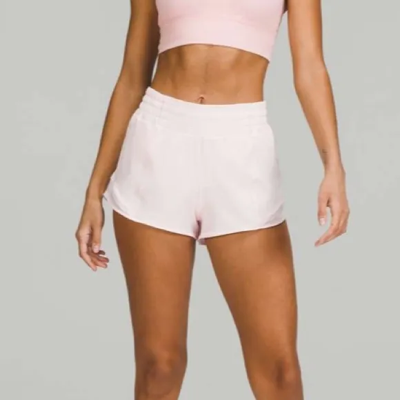 🍓Lululemon Hotty Hot High-Rise Shorts -strawberry milk