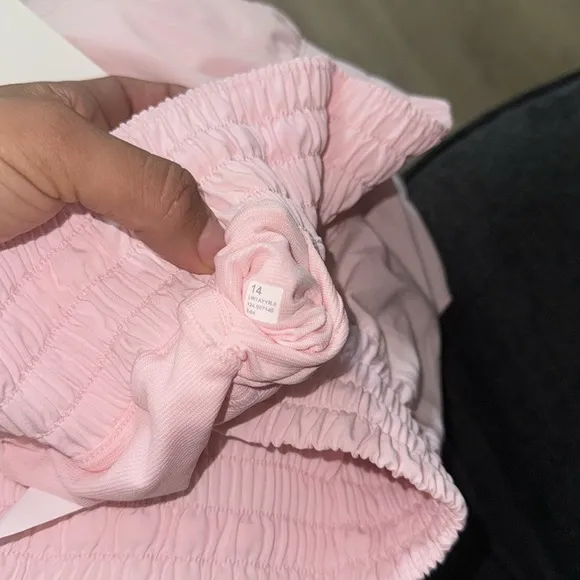 🍓Lululemon Hotty Hot High-Rise Shorts -strawberry milk