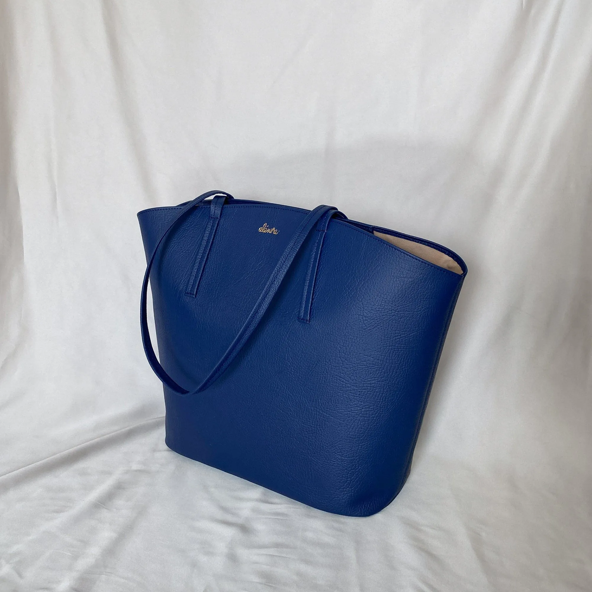 Mimosa Vegan Apple Leather Tote Bag | Navy