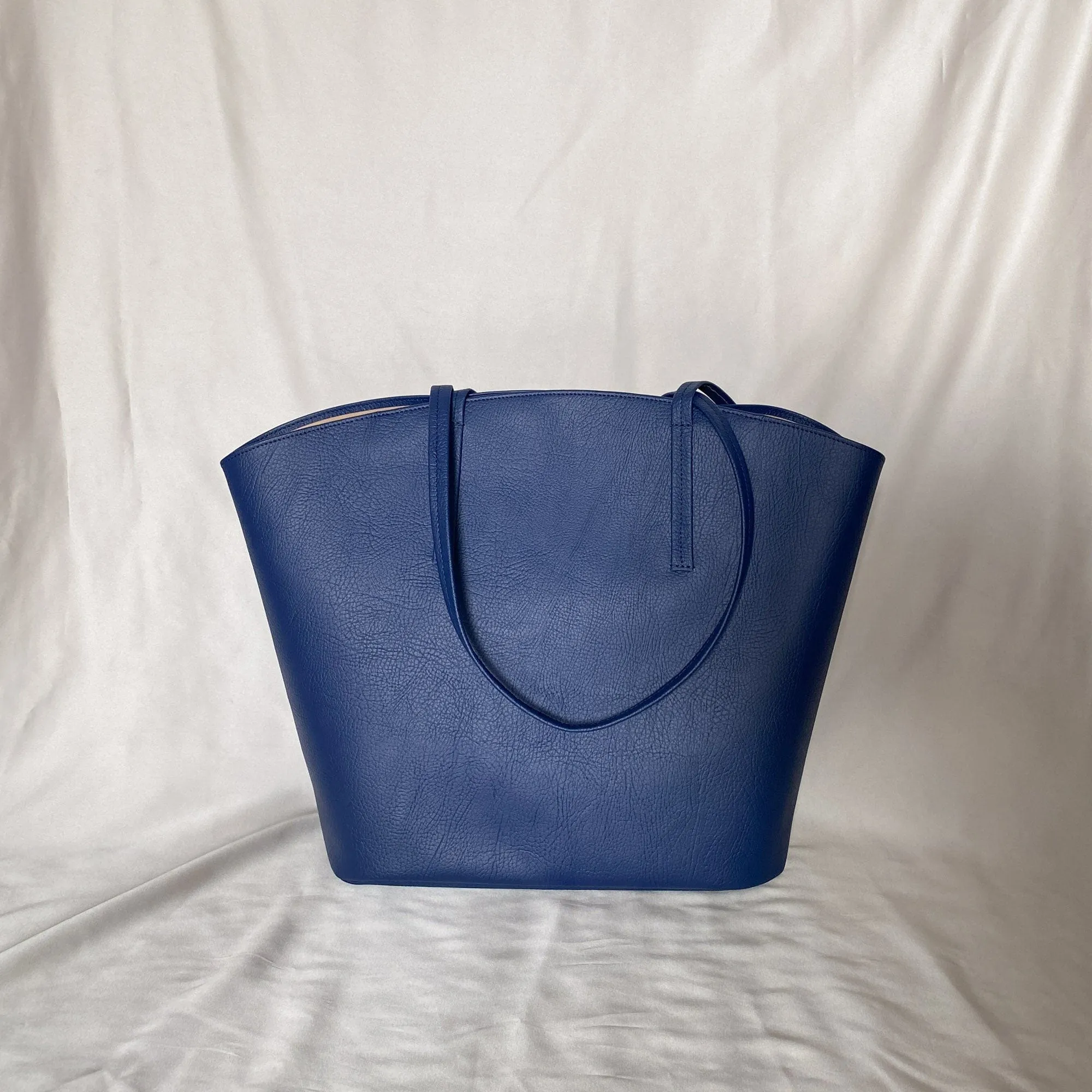 Mimosa Vegan Apple Leather Tote Bag | Navy