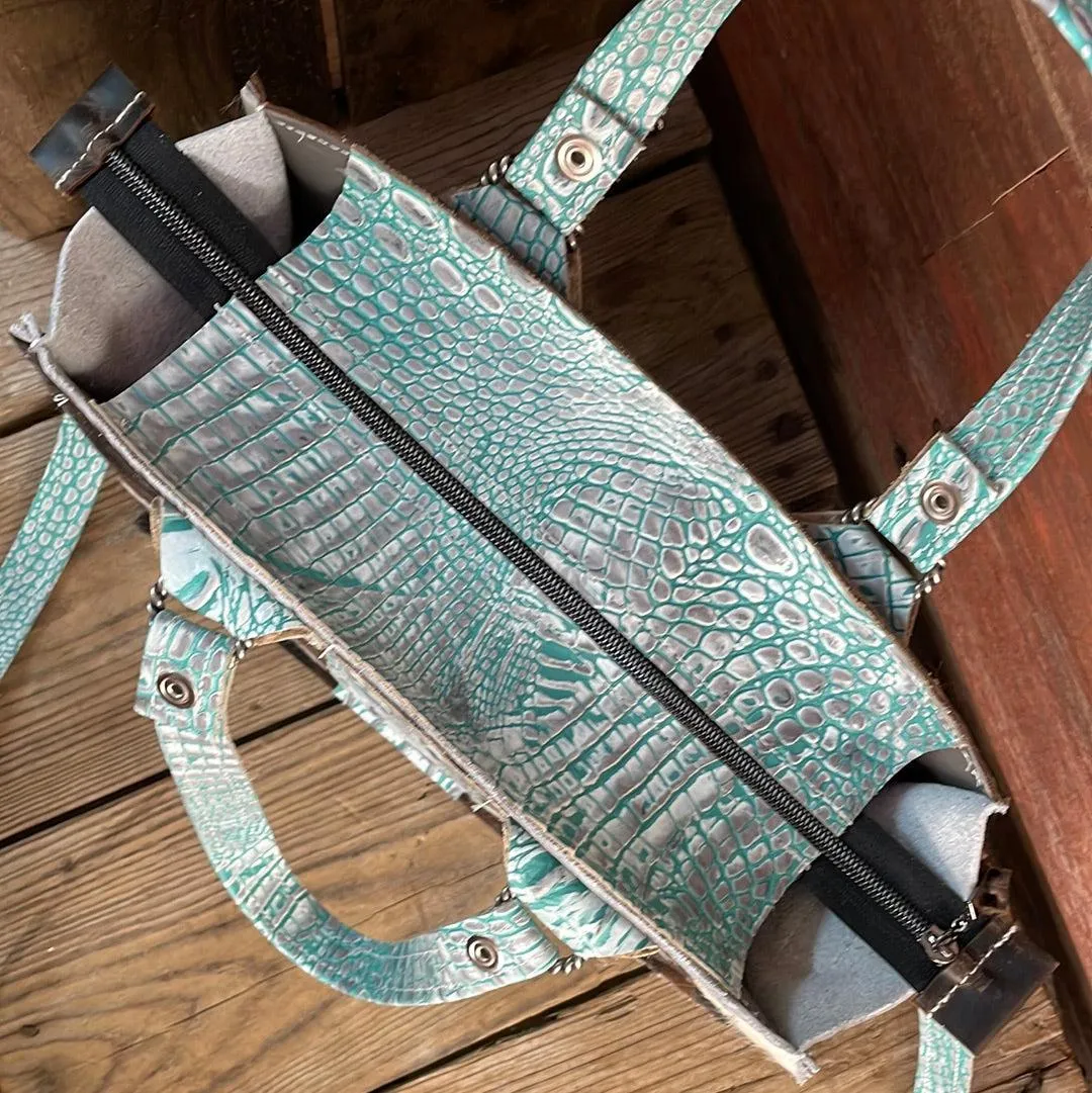 Minnie Pearl - Tricolor w/ Turquoise Sand Croc
