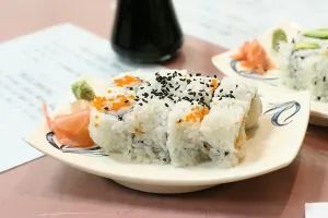 Nanaimo Nori Japanese Restaurant Chop Scallop & Tobiko Roll