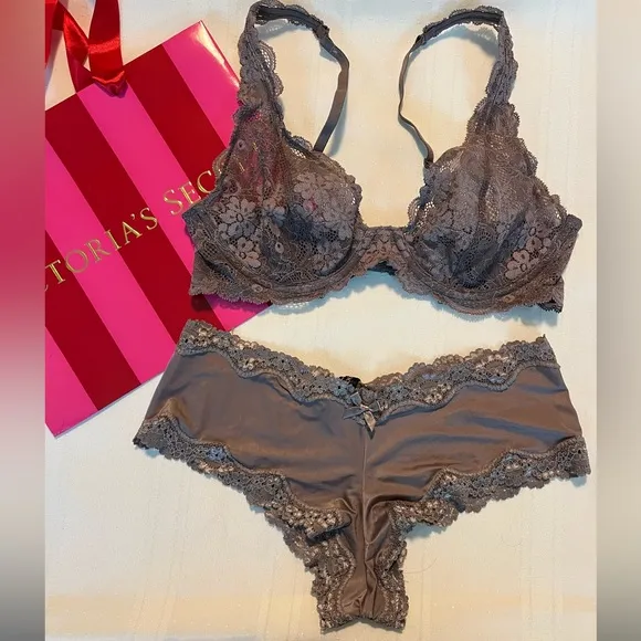 NEW Victoria’s Secret unlined bra set