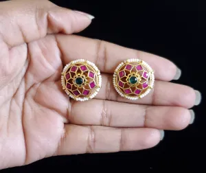 Pachi Kundan Gold Finish Studs GG36