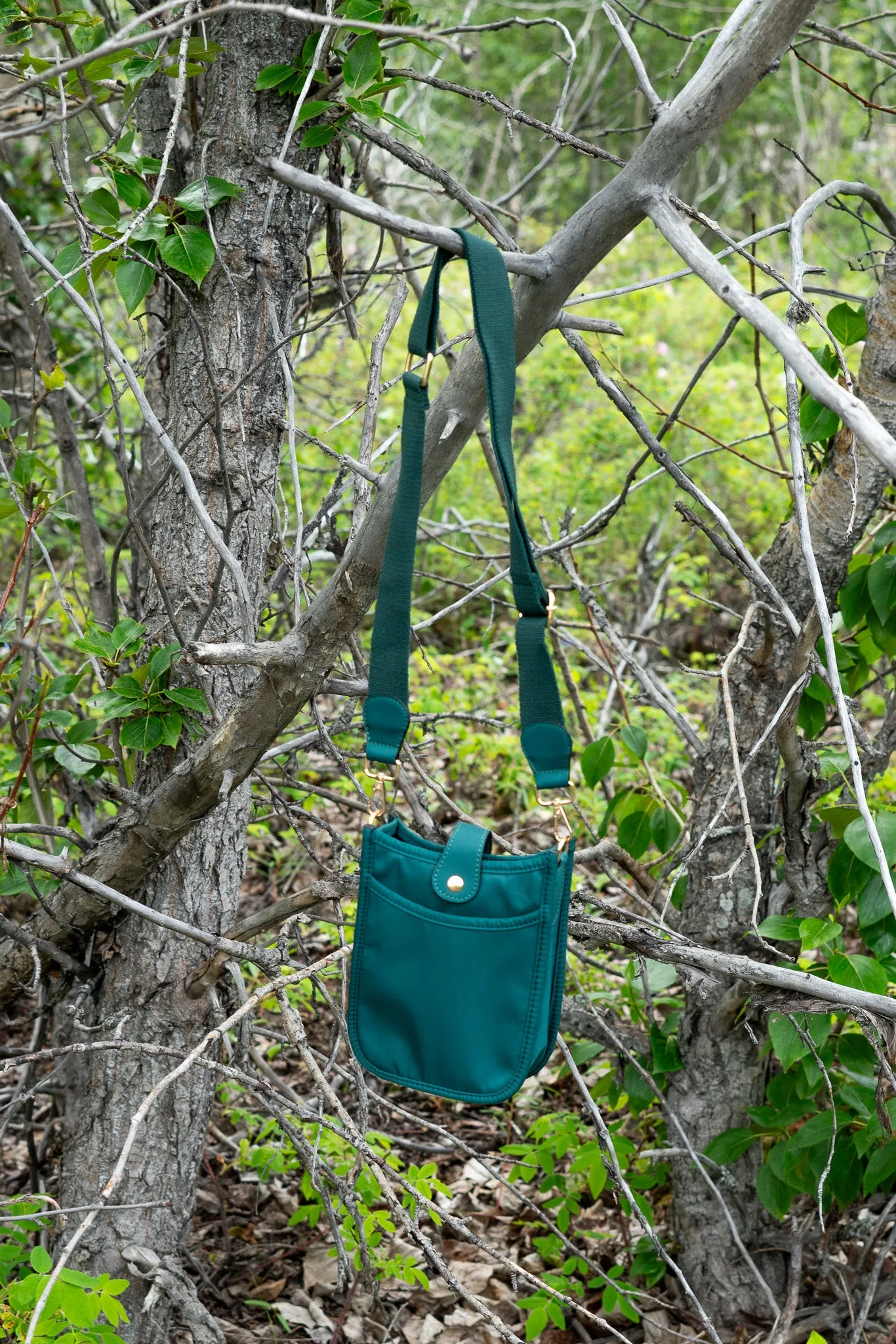 Pull A Fast One Nylon Crossbody Bag in Teal