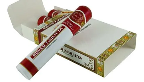 Romeo y Julieta Short Churchill