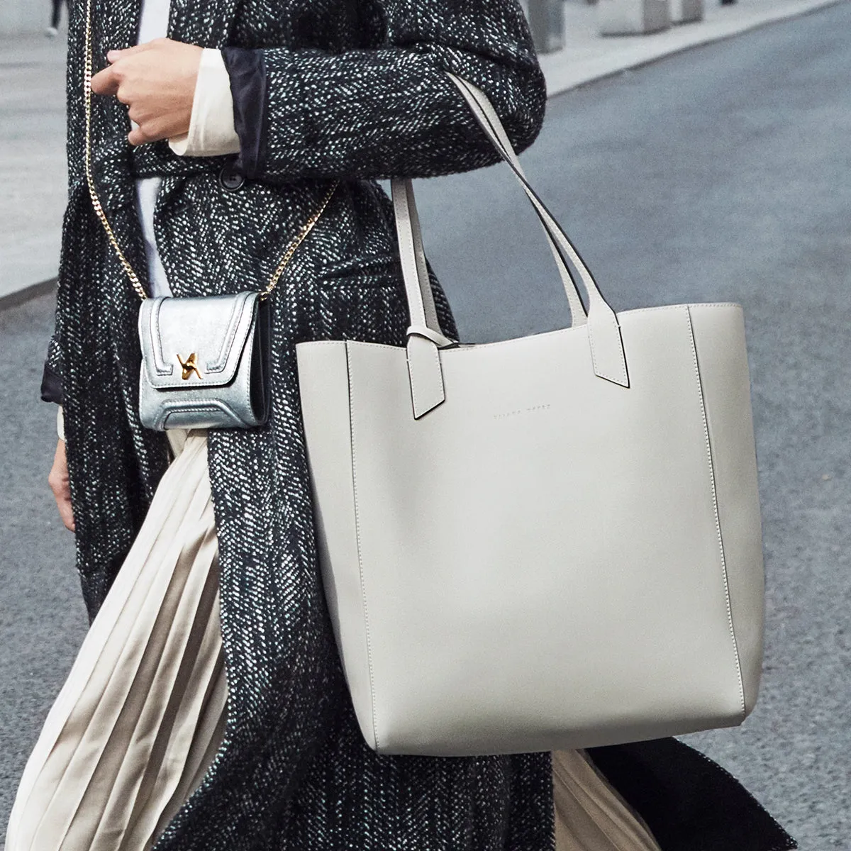 Sarah light grey tote