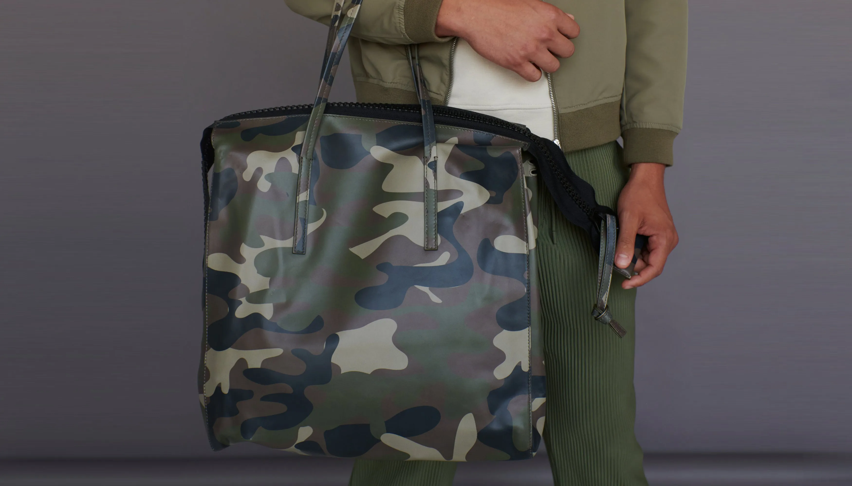Sidekick - Olive Black