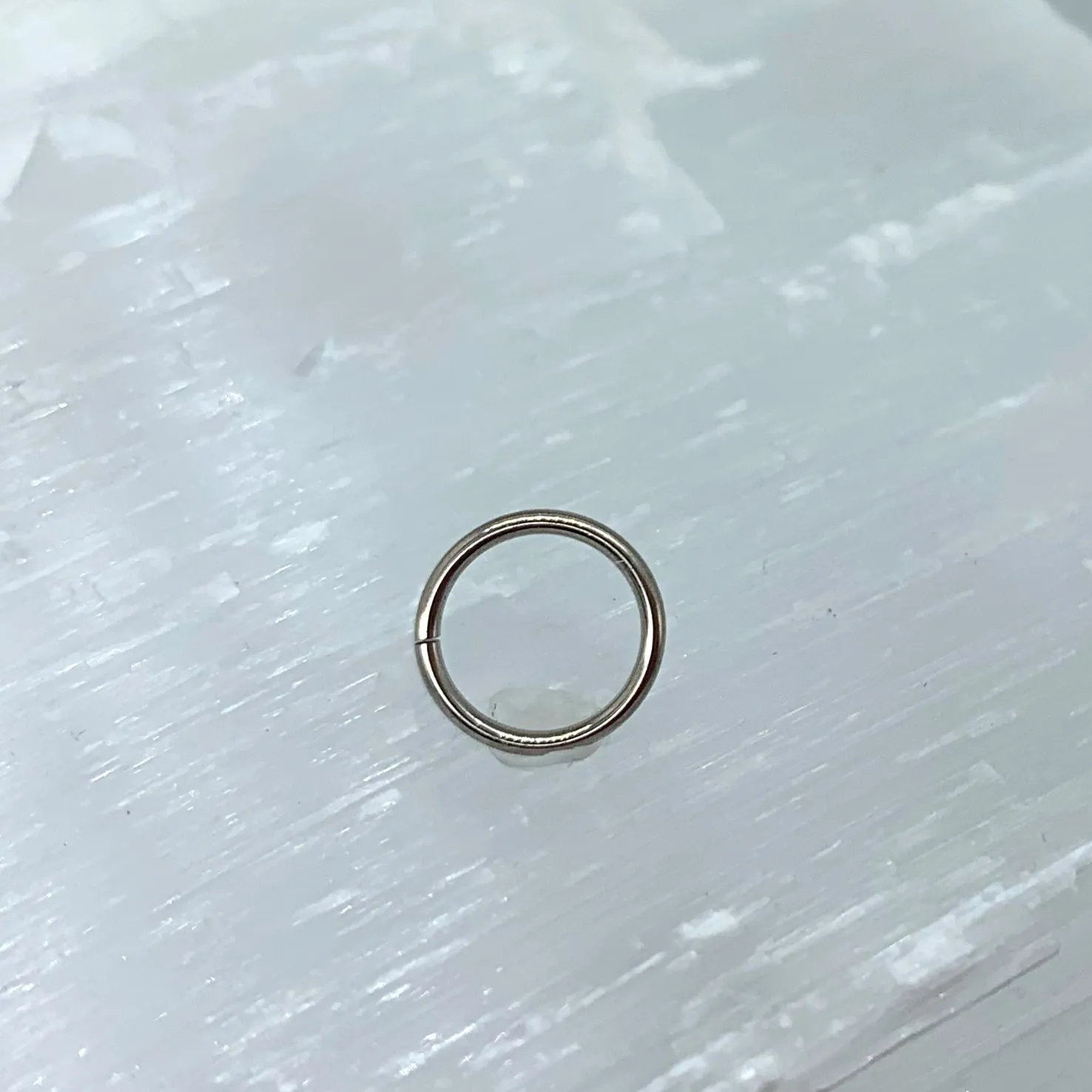 Simple Solid Gold Seam Ring