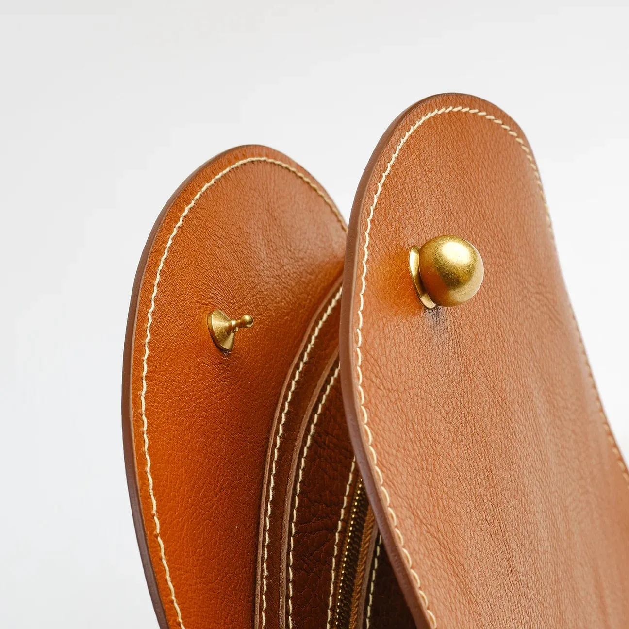 The Eggi in Leather Brown