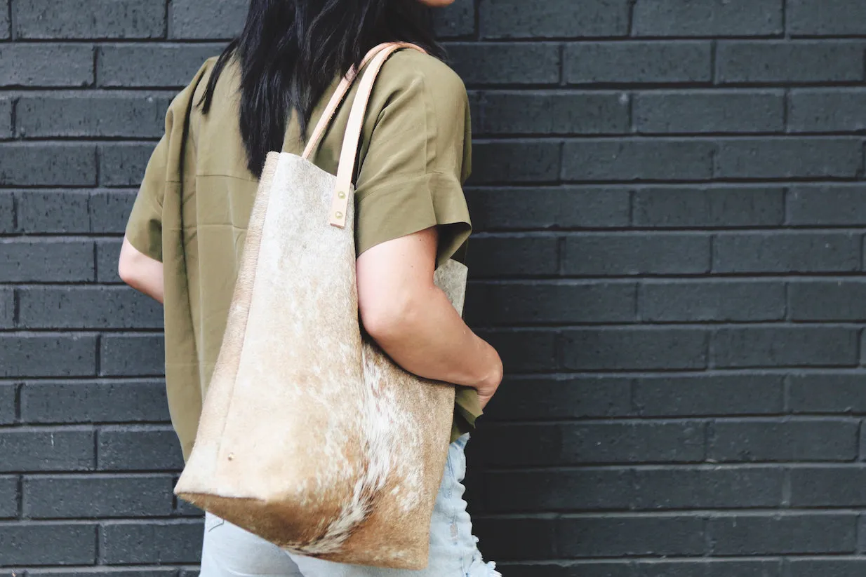 the original tote, caramel   white   gray hide