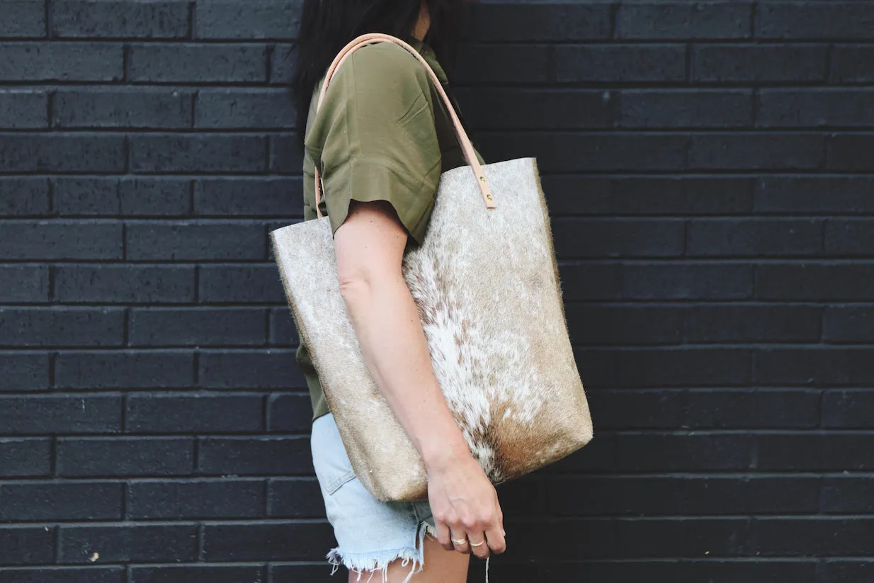 the original tote, caramel   white   gray hide