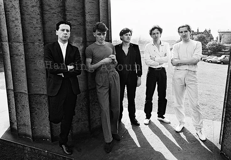 THE SUIT HE WEARS BELONGS TO ME - SIMPLE MINDS 1980