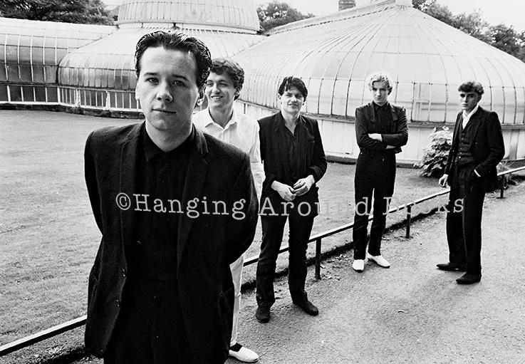 THE SUIT HE WEARS BELONGS TO ME - SIMPLE MINDS 1980