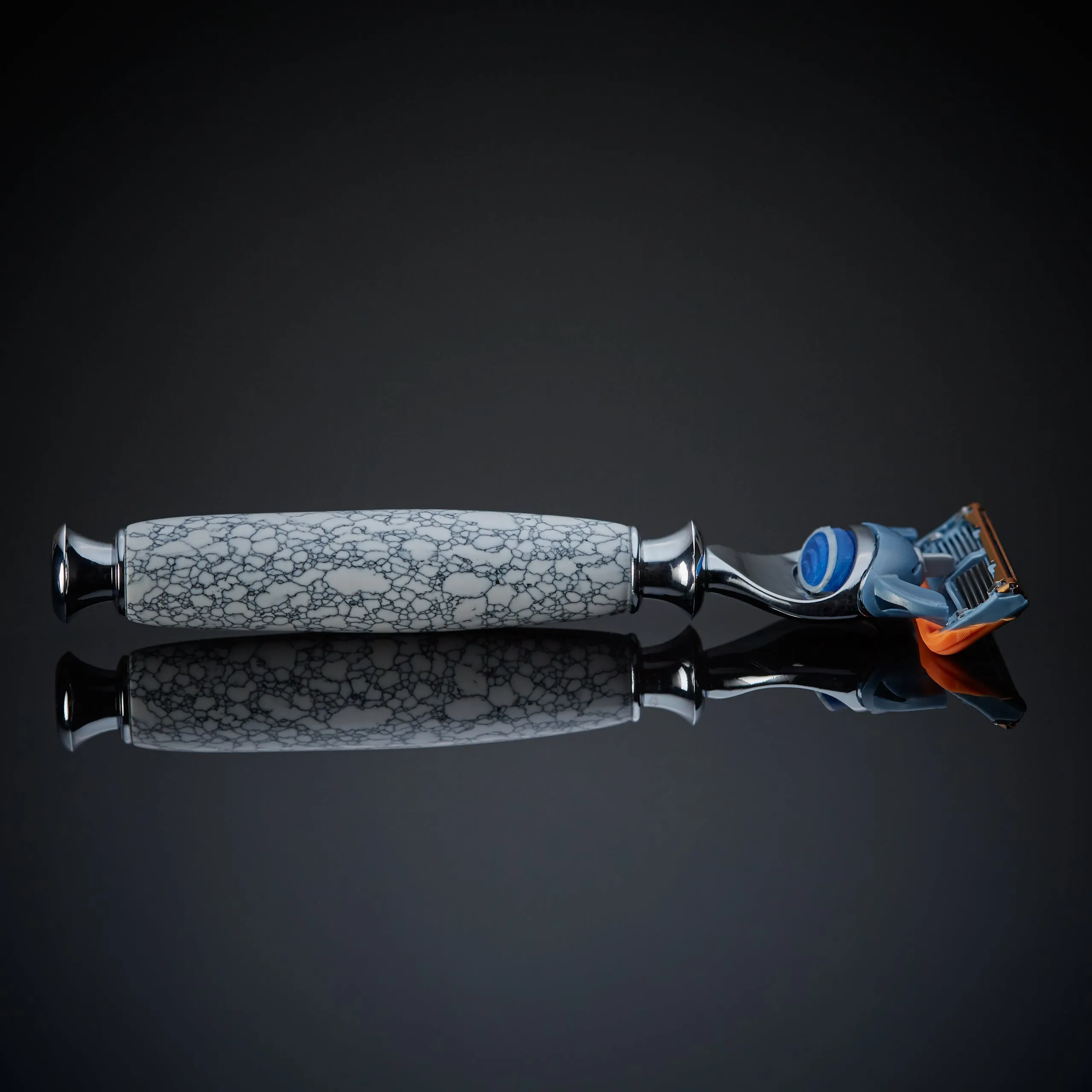 The White Marble Razor