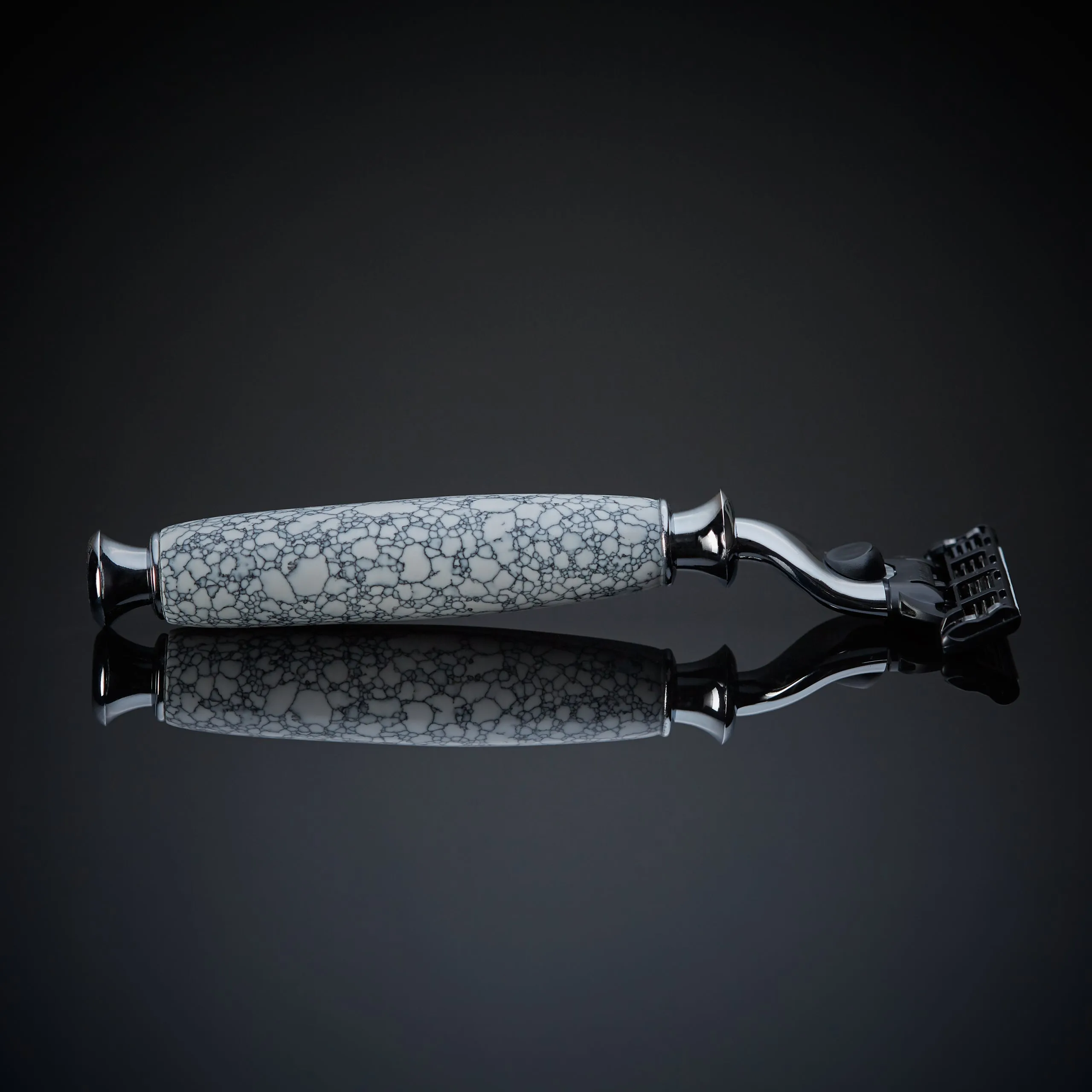 The White Marble Razor