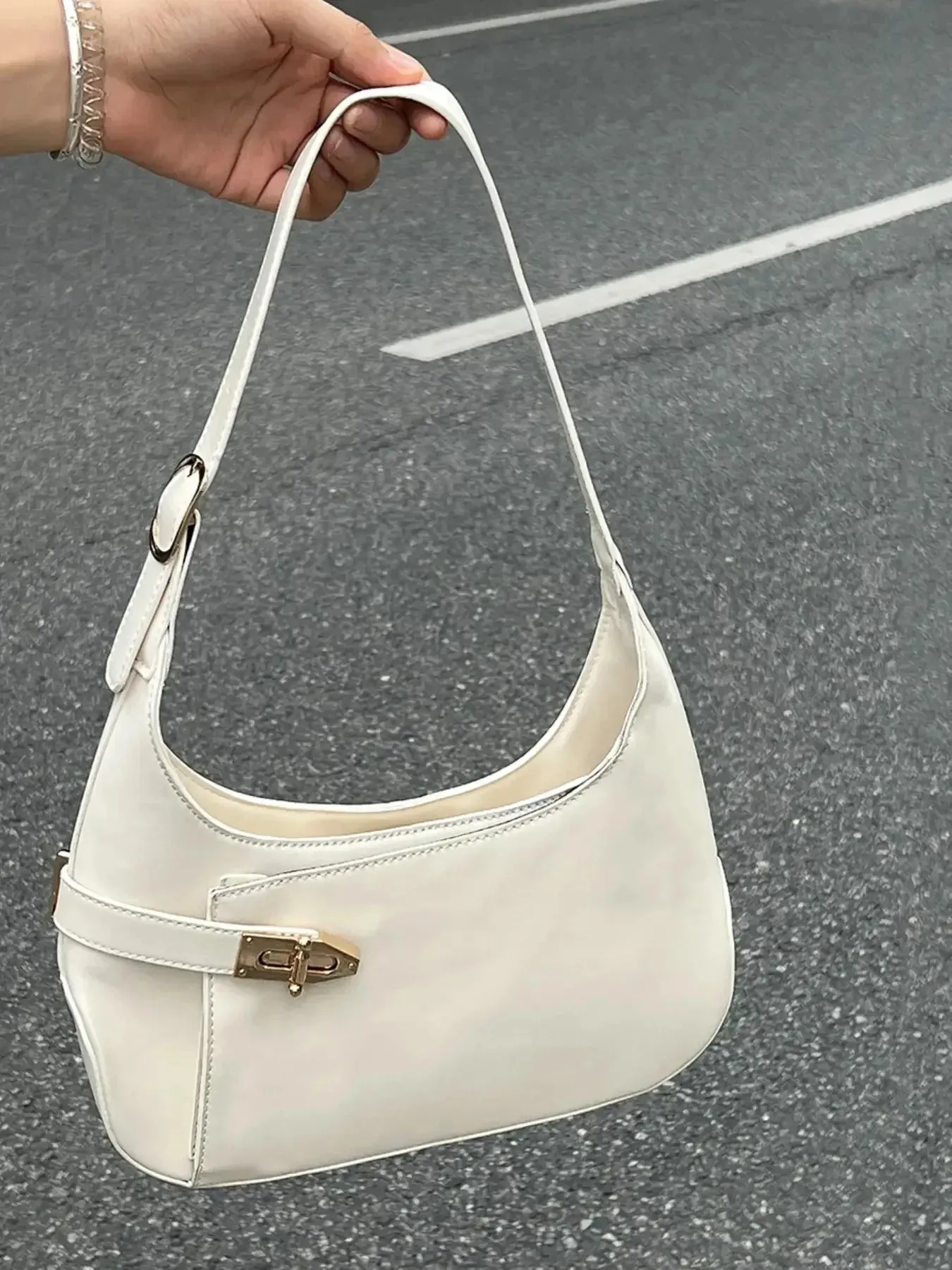 Timeless Black Zipper Shoulder Tote for Women