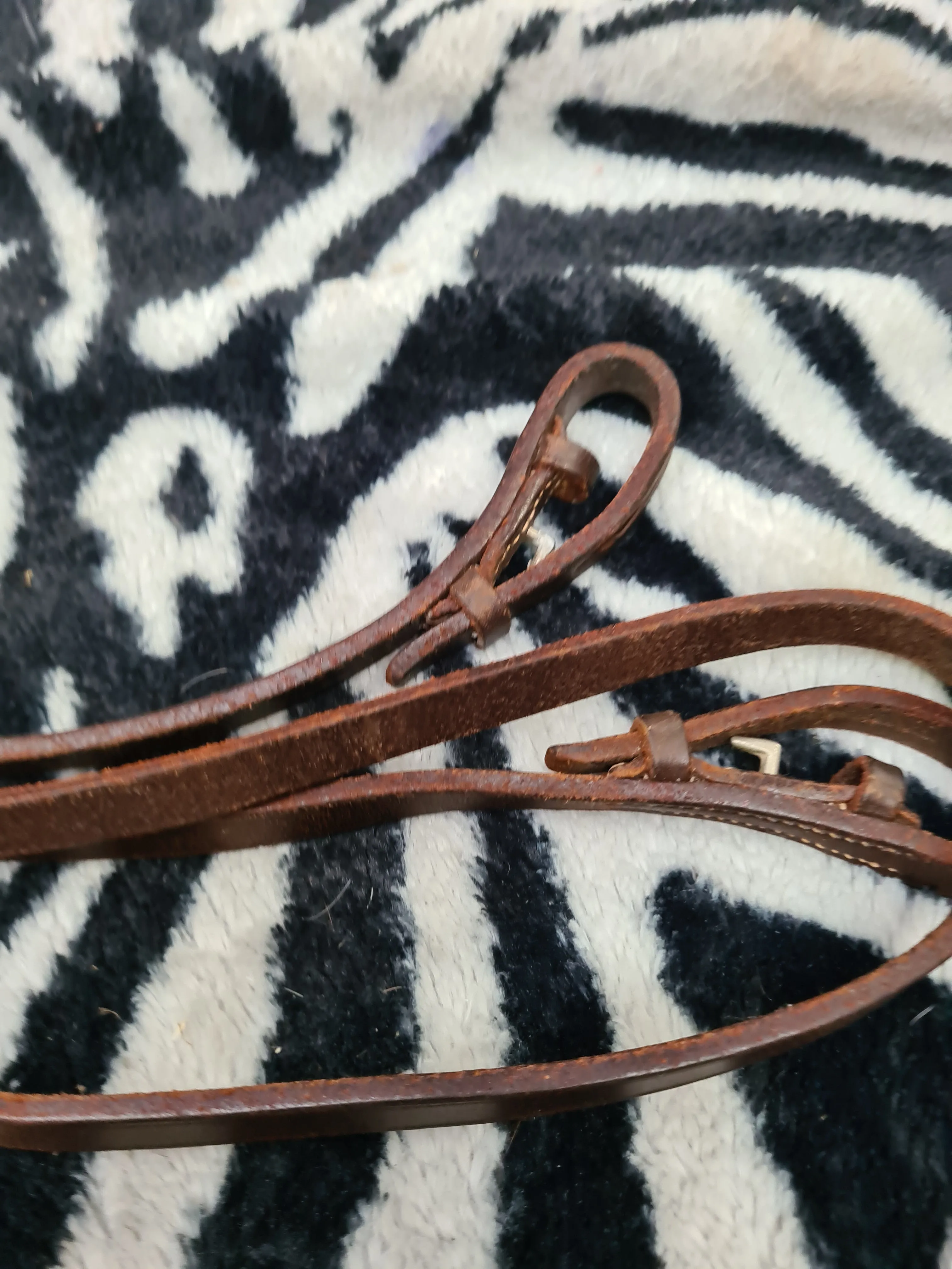 Used pony size brown leather reins FREE POSTAGE☆