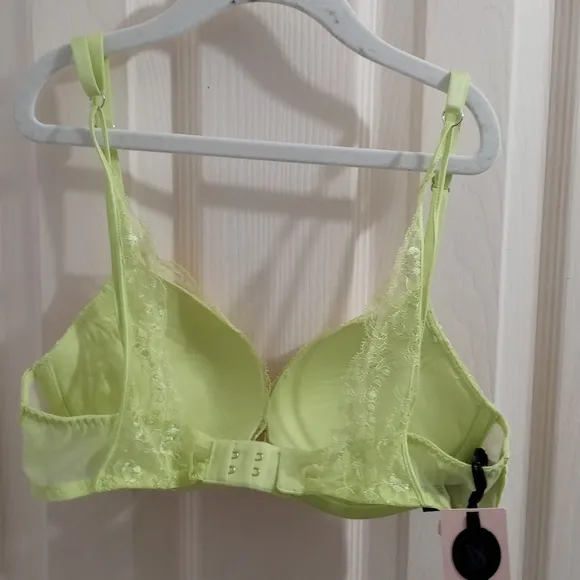 Victoria's Secret Neon Green Lace Very Sexy Pushup Bra Size 34B