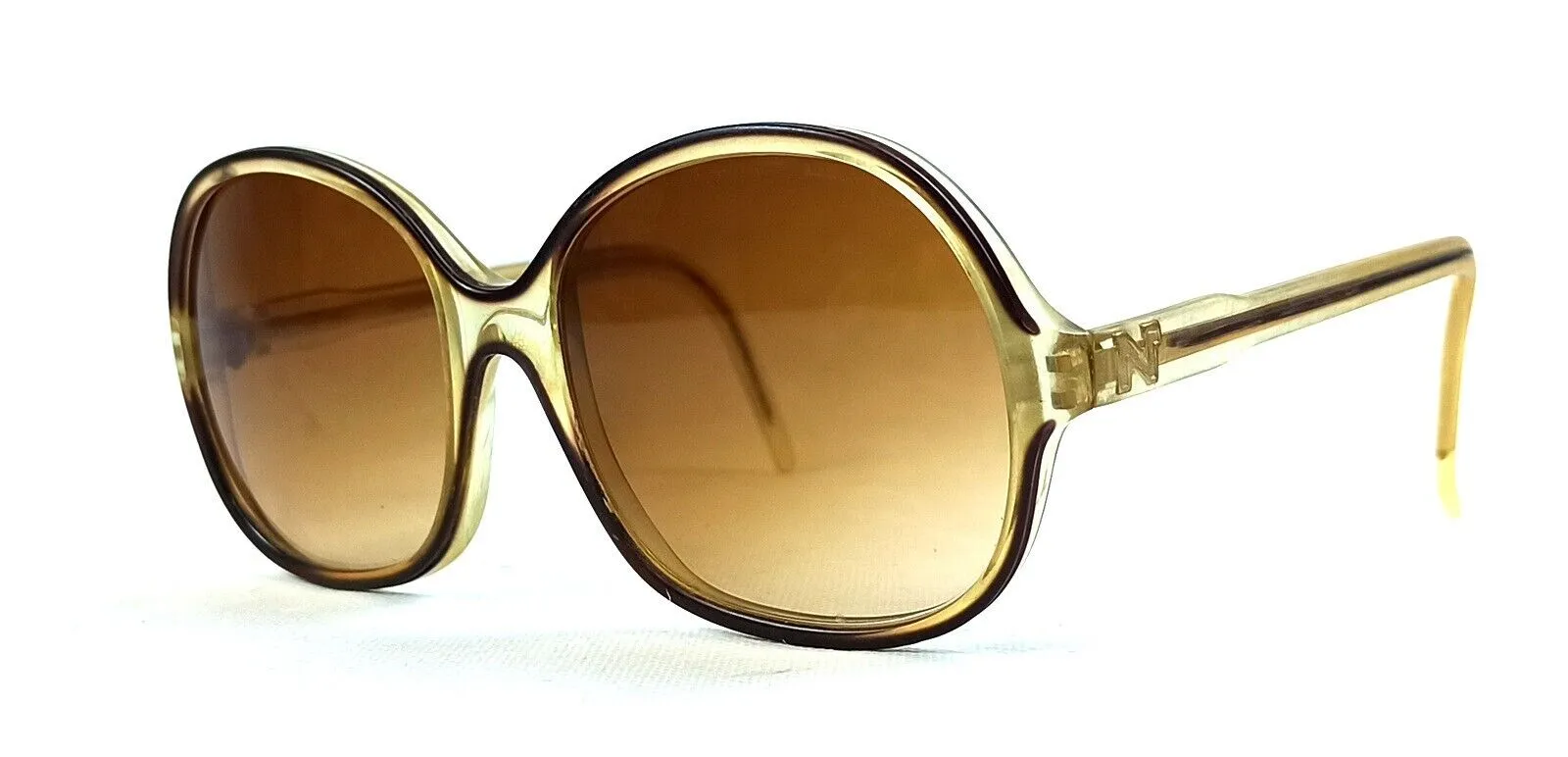 Vintage 1970s Nina Ricci Paris. Handpoured Acetate Sunglasses  130-2-F16