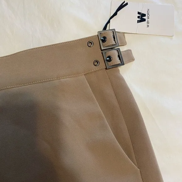 “W BY WORTH” Suiting Liya Shorts