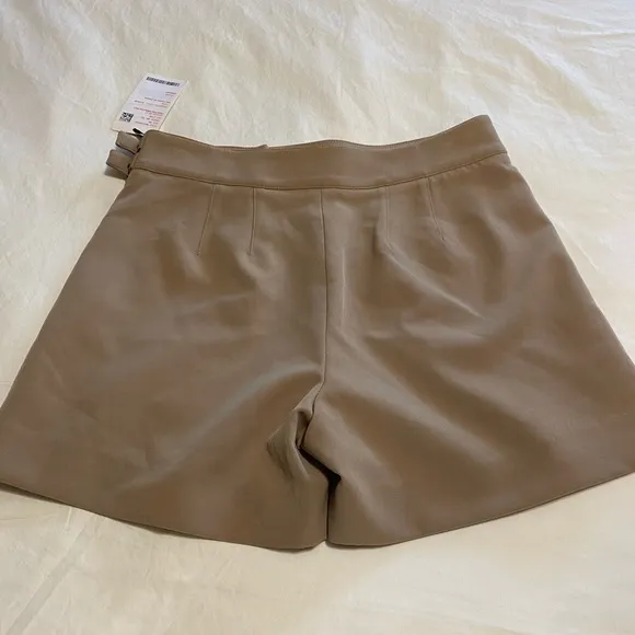 “W BY WORTH” Suiting Liya Shorts