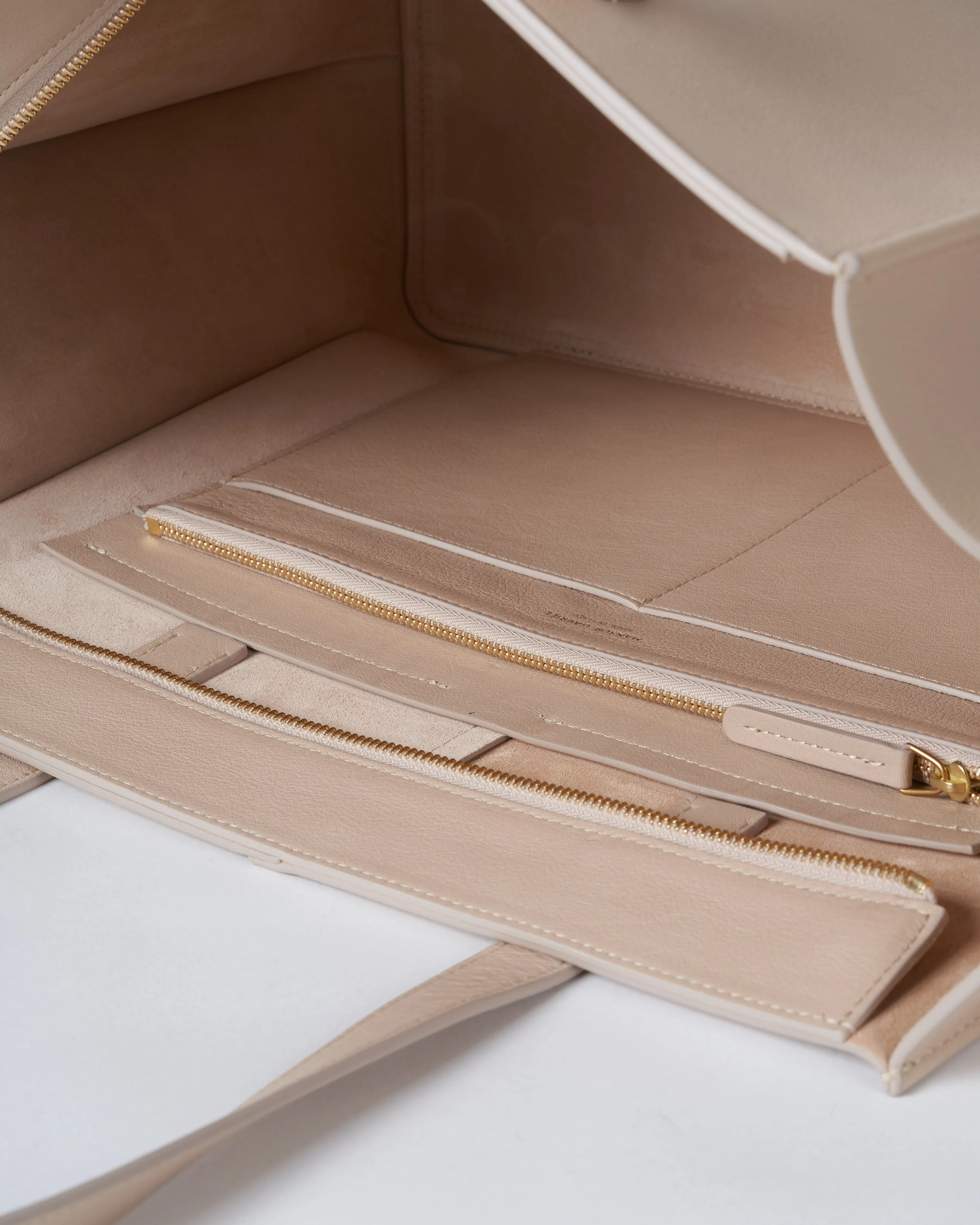 zip multitude tote - aglio aglio